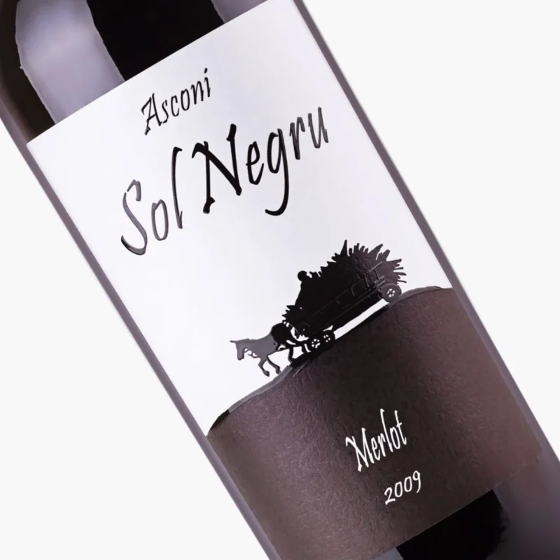 merlot 2009 sol negru; red wine; label close up